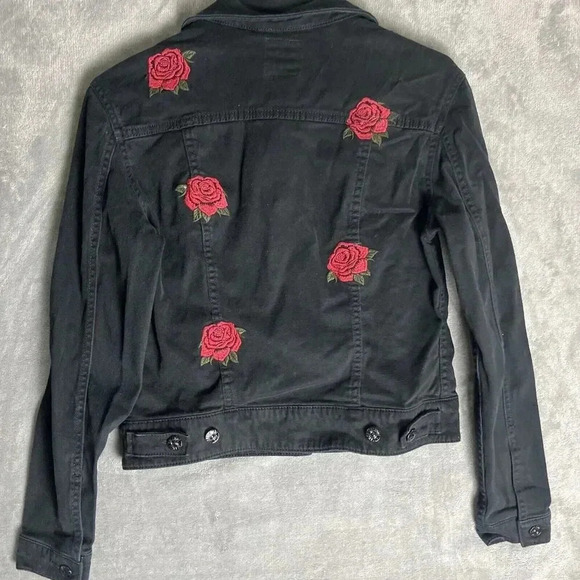 LuLaRoe Harvey Size XS Rose Floral Embroidered Jean Jacket Denim Western Boho - Picture 3 of 7